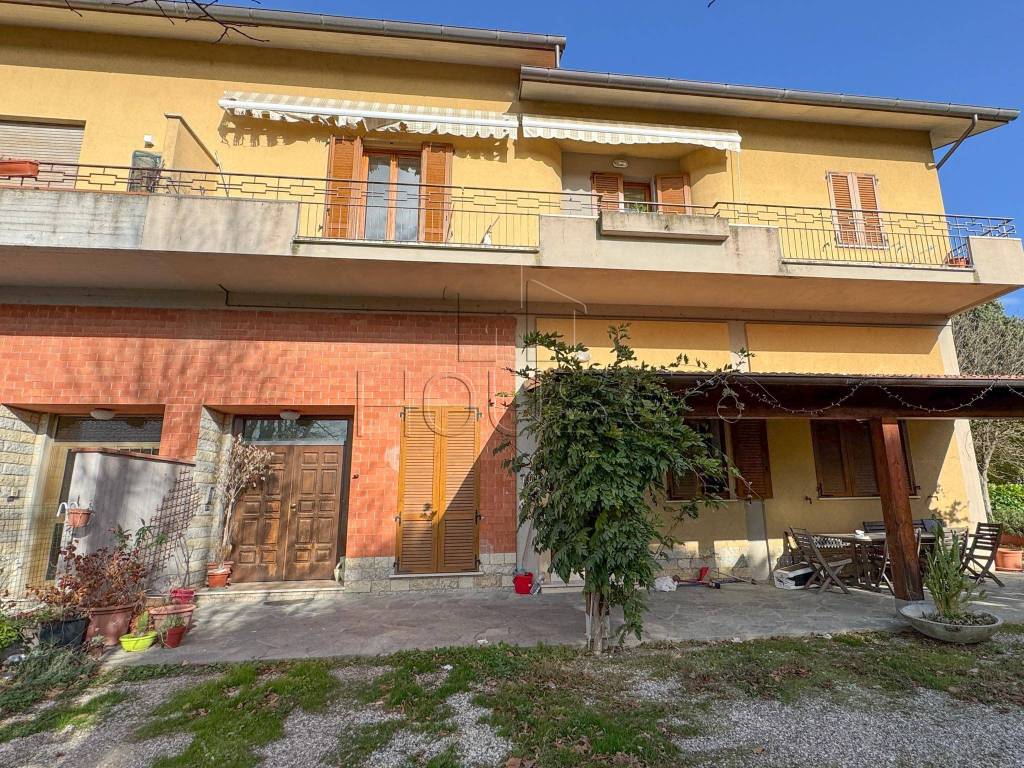 Appartamento a Città di castello in Via Giuseppe Antoniucci, Zona industriale di Regnano, Regnano, Cerbara, Città di Castello, Perugia, Umbria, 06011, Italia - Foto 3