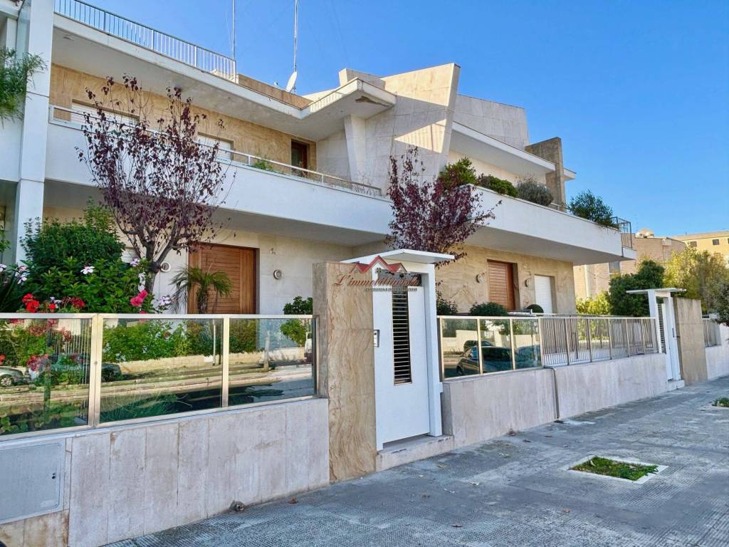 Villetta a schiera a Modugno in Viale della Repubblica - Foto 2