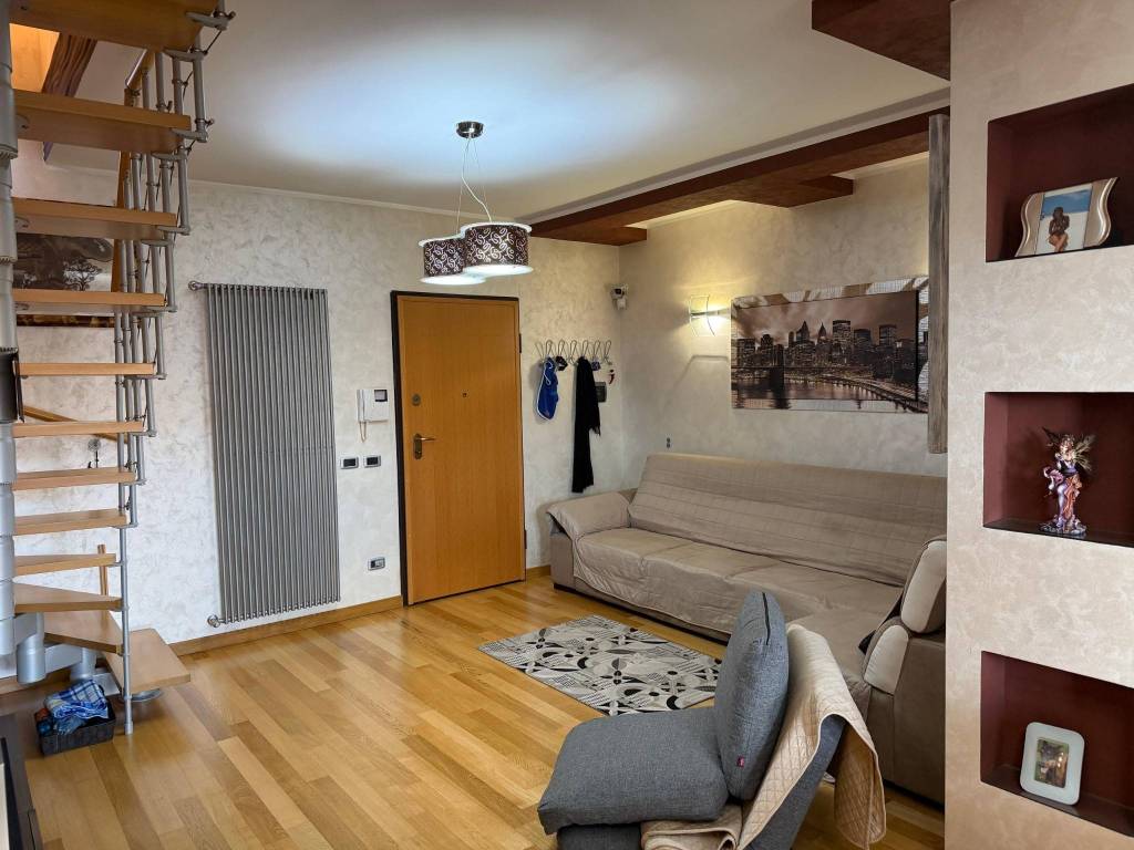 Attico / mansarda a Aprilia in Via Pola - Foto 3