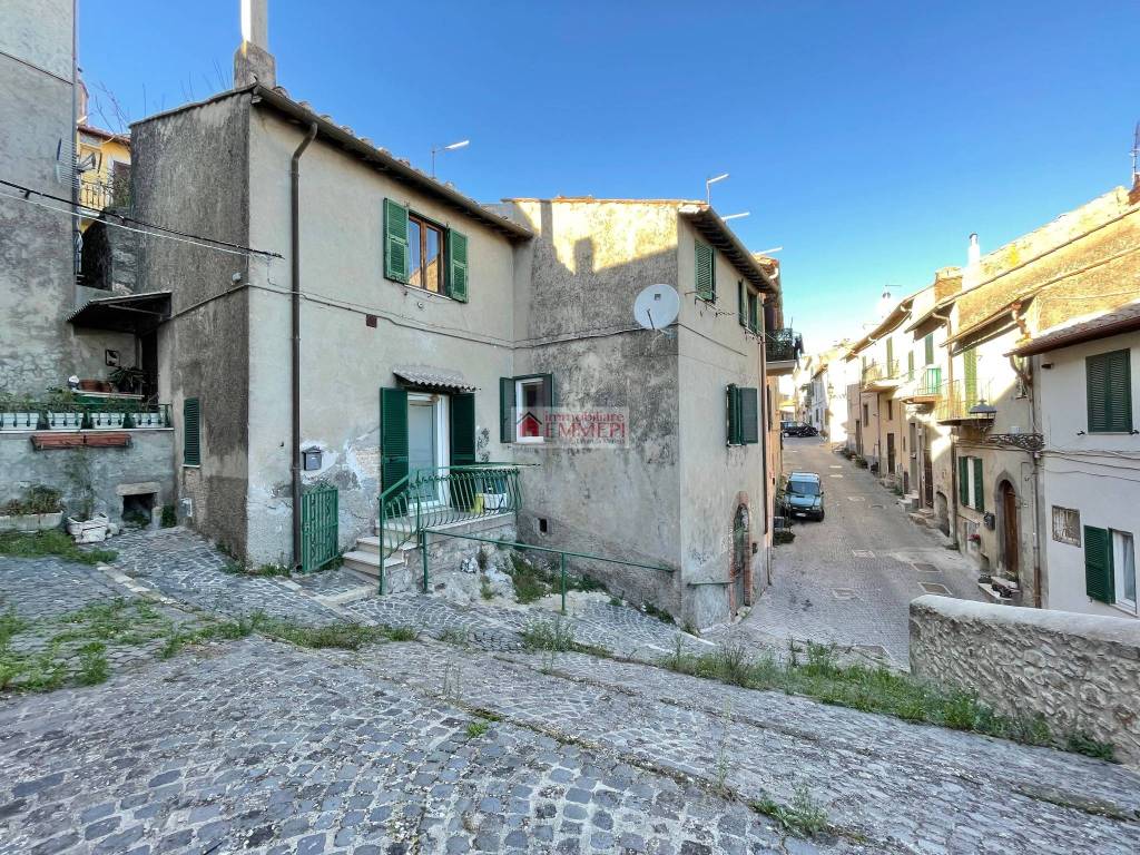 Appartamento a Tolfa in Via dell'Arco - Foto 2