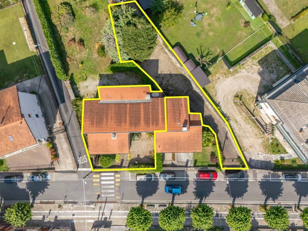 Villa a Armeno in Viale Luigi Cadorna, 24 - Foto 3