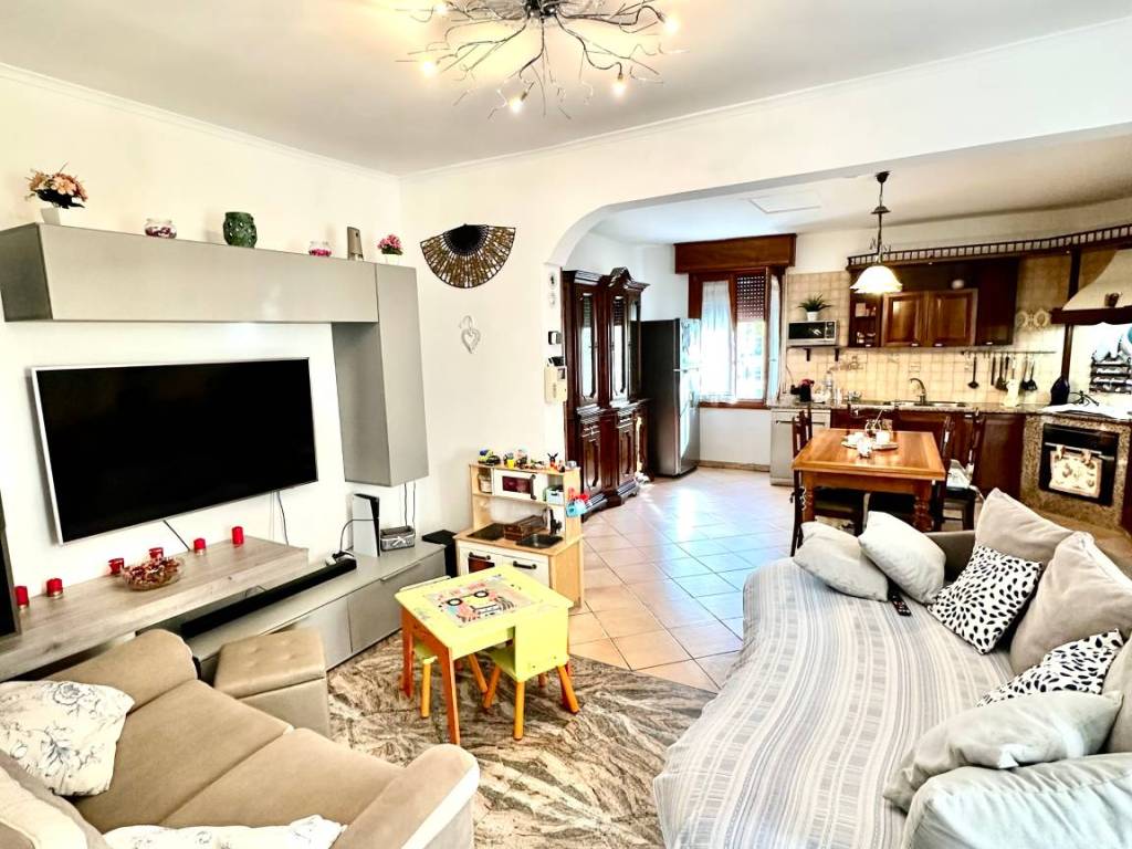 Villa a Mirandola in Via Bastiglia, 41 - Foto 3
