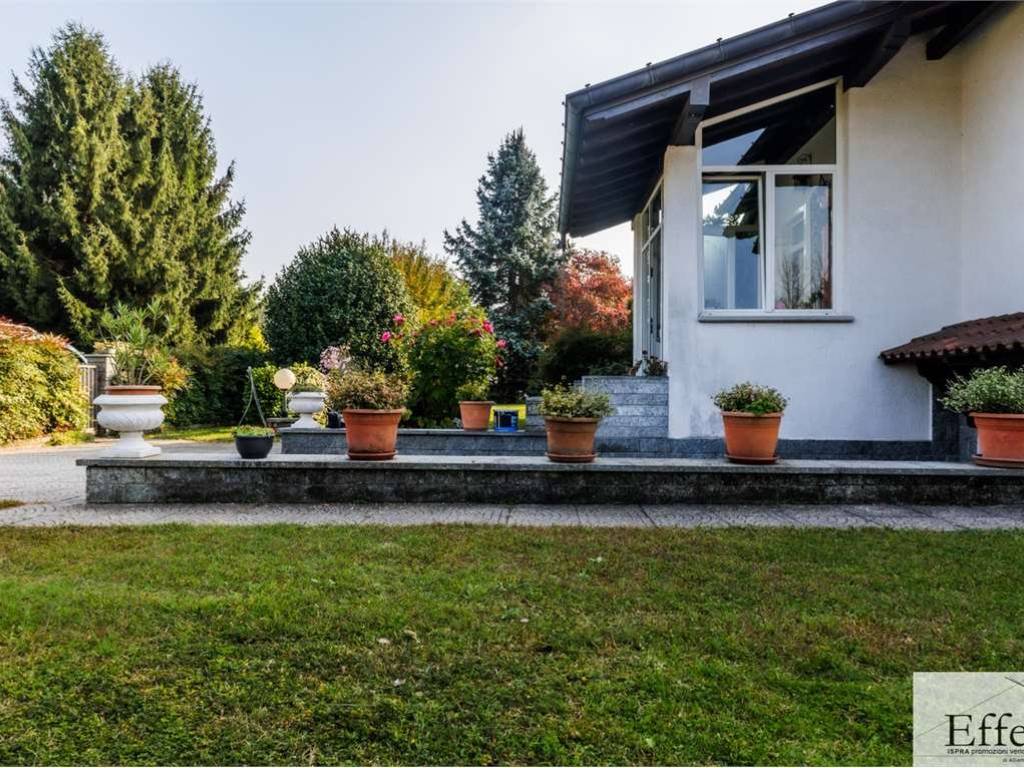 Villa a Ispra in Via Volta, 486 - Foto 2