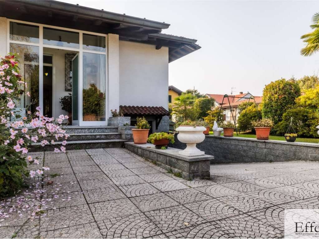 Villa a Ispra in Via Volta, 486 - Foto 3