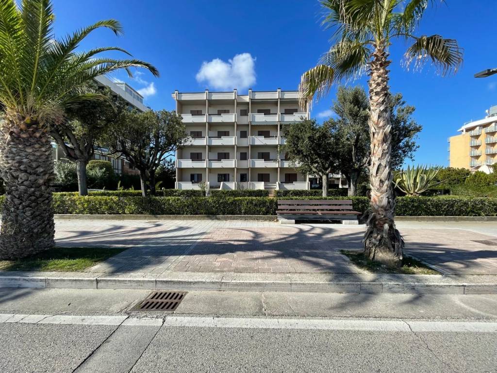Appartamento a Martinsicuro in Lungomare Italia - Foto 2