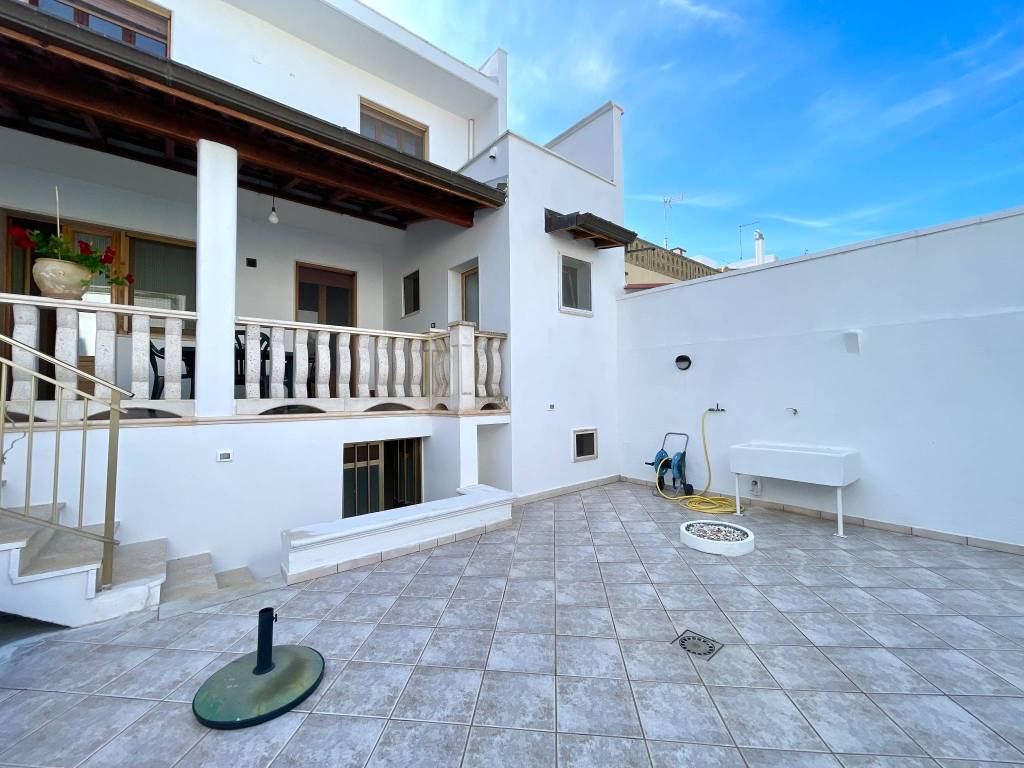 Casa indipendente a Presicce-acquarica in Via Cesare Battisti, 22 - Foto 2