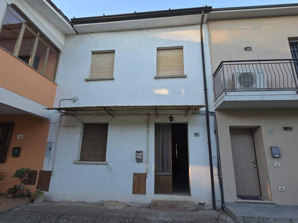 Casa indipendente a Pizzighettone in VIA LAGO GERUNDIO 56 - Foto 2