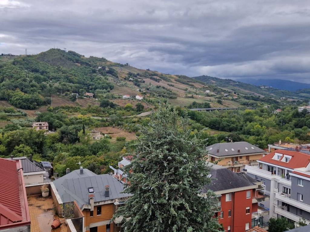 Appartamento a Teramo in Via Cona - Foto 3
