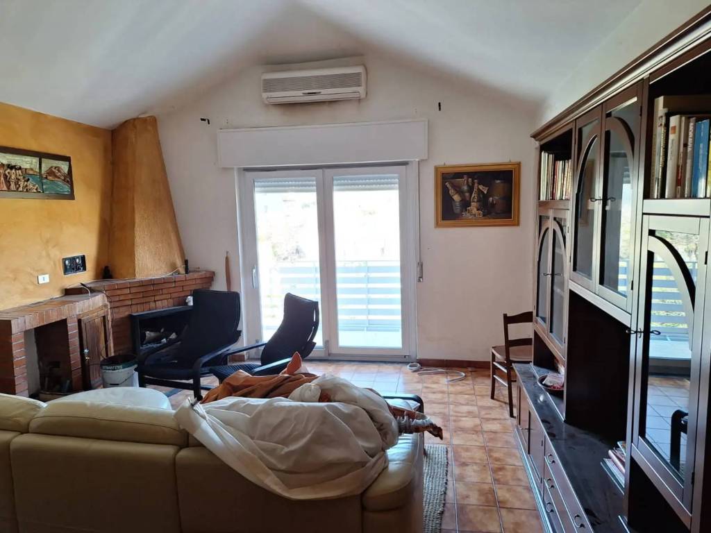 Attico / mansarda a Cerenzia in Via Superstrada - Foto 5