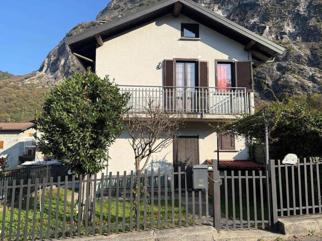 Appartamento a Novate mezzola in Cacciatori delle Alpi - Foto 2