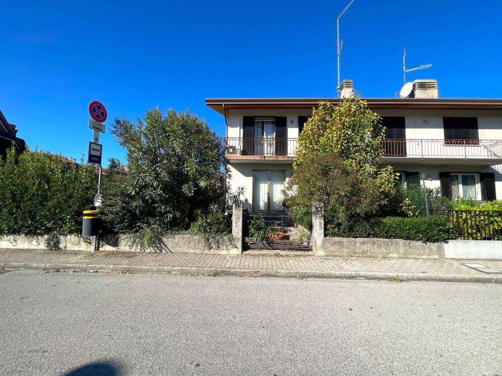 Villa a Osoppo in Via P. da San Daniele, 2 - Foto 3