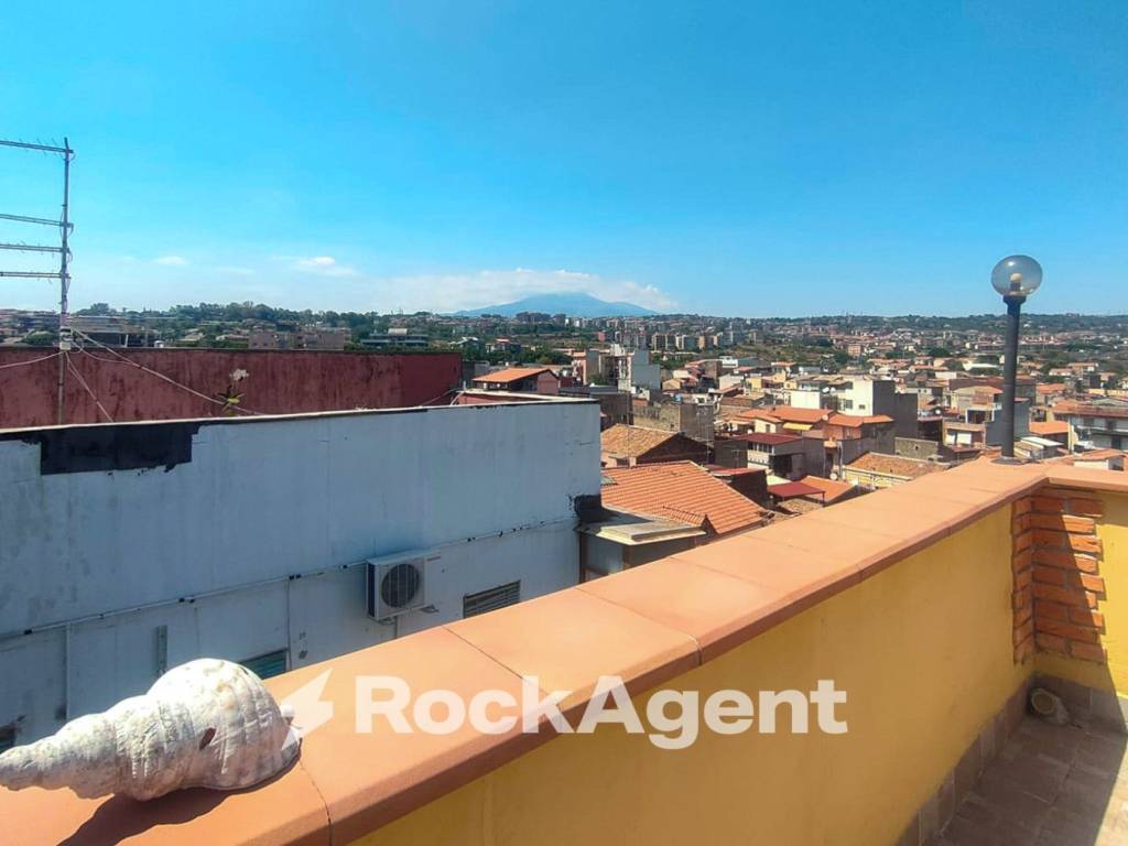 Appartamento a Catania in Via Wrzì, 128F - Foto 2