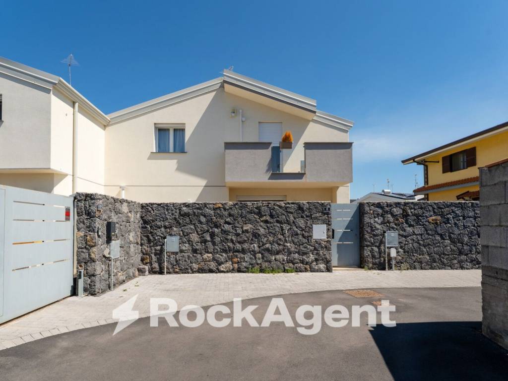 Villa a San giovanni la punta in Via Alpi - Foto 2