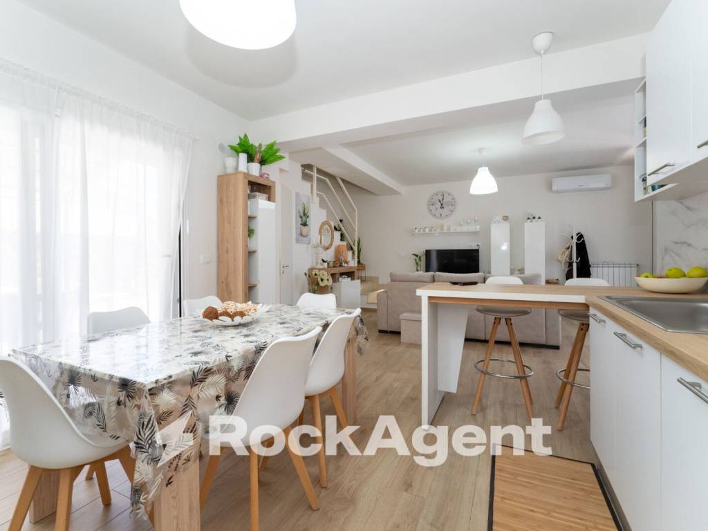 Villa a San giovanni la punta in Via Alpi - Foto 5