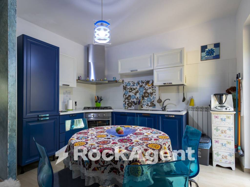 Villa a Catanzaro in Viale Barlaam da Seminara, 16 - Foto 2