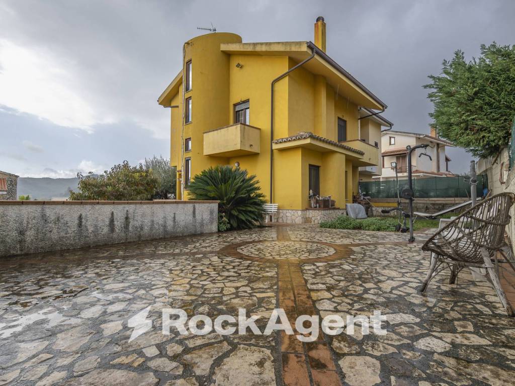 Villa a Tiriolo in Via E. Berlinguer, 27 - Foto 2