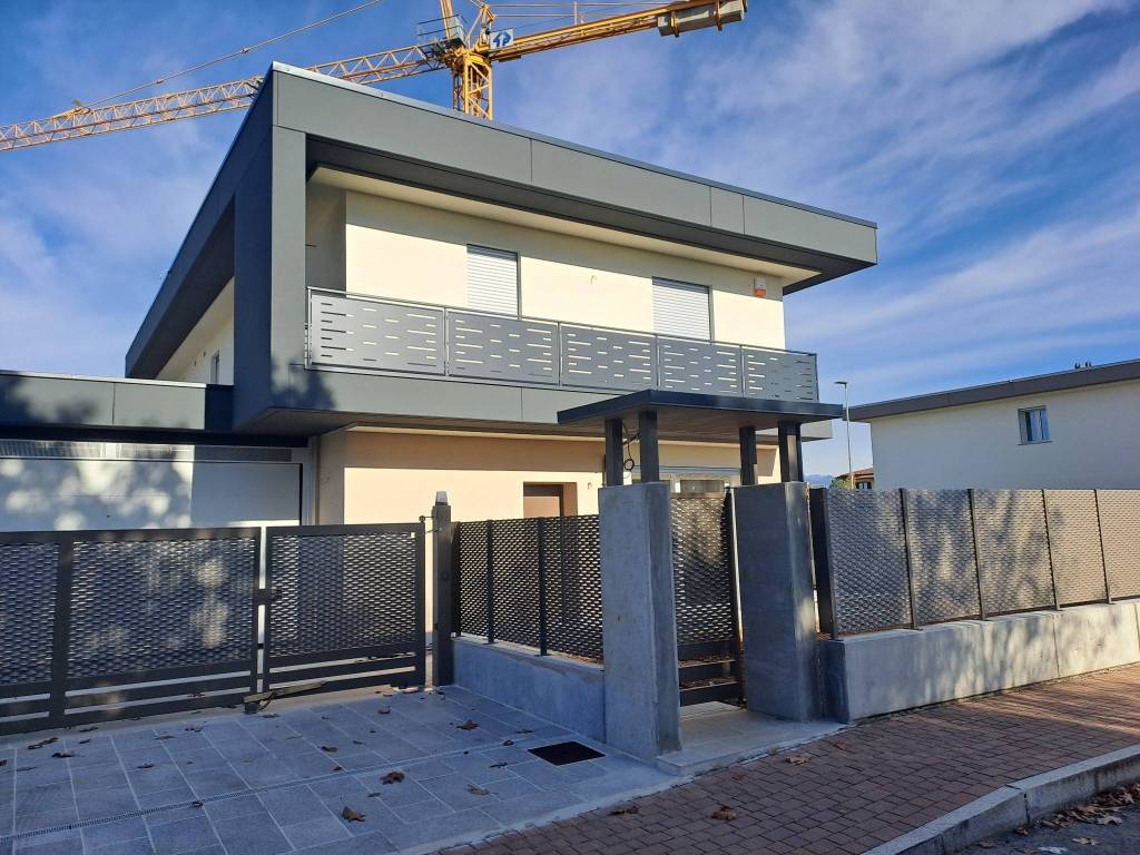 Villa a Azzano san paolo in Via Roma, 32 - Foto 2
