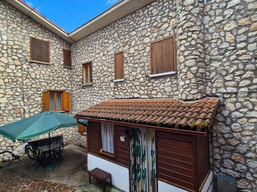 Appartamento a Rocca di cambio in Via Santa Lucia - Foto 2