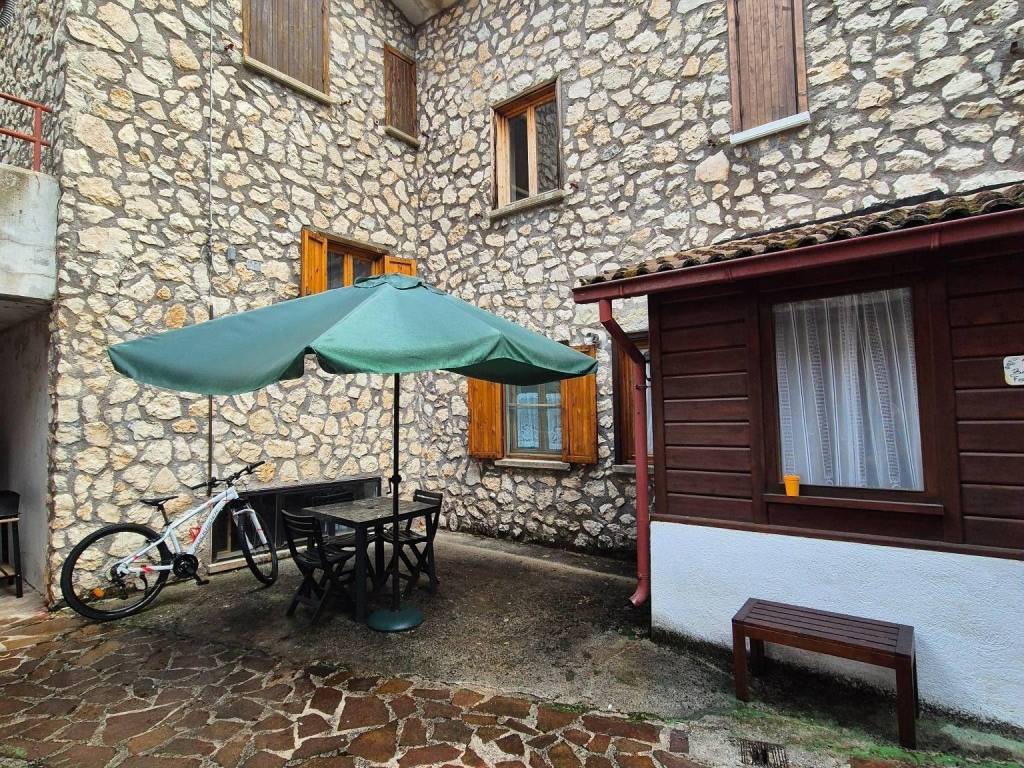 Appartamento a Rocca di cambio in Via Santa Lucia - Foto 3