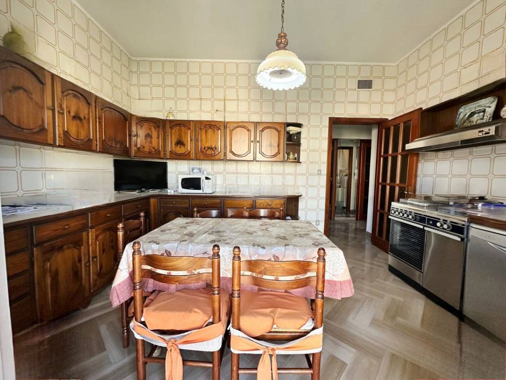 Appartamento a Bari in Viale Luigi Einaudi - Foto 4