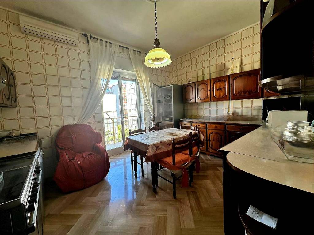 Appartamento a Bari in Viale Luigi Einaudi - Foto 5