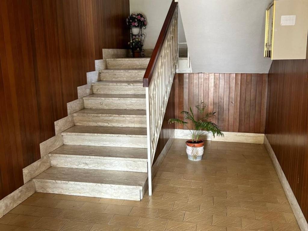 Appartamento a Livorno in Viale Francesco Petrarca, 92 - Foto 2