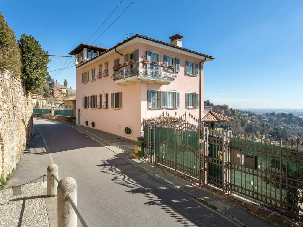 Villa a Bergamo in Via Sudorno - Foto 2