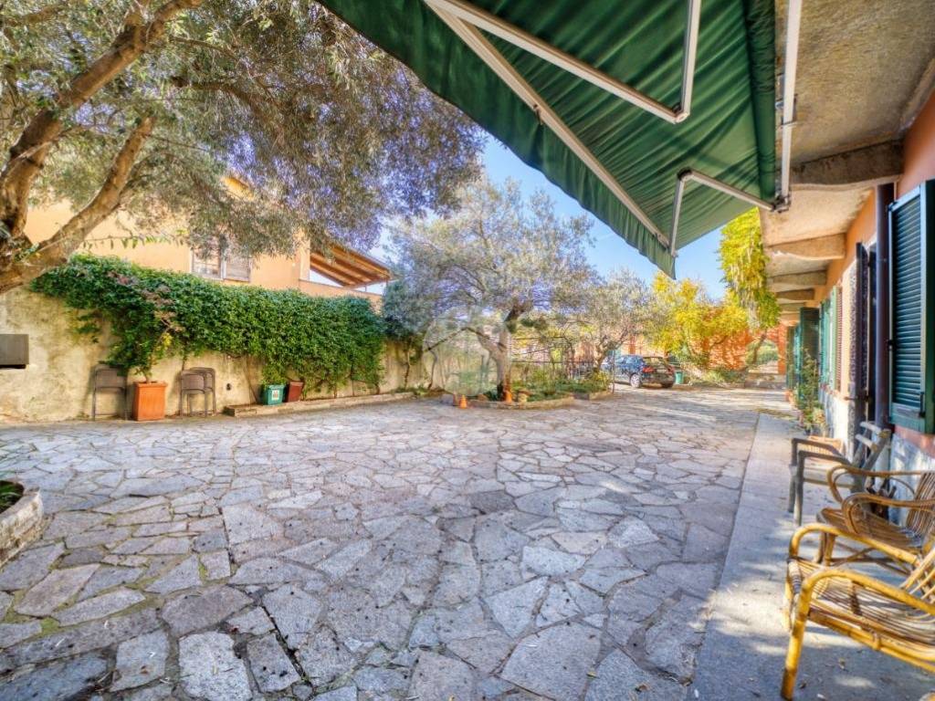 Villa a Rivoli in Via alberto da rivoli, 36 - Foto 4