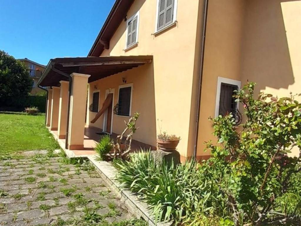 Villa a Bracciano in Via di Pratigliolo - Foto 2