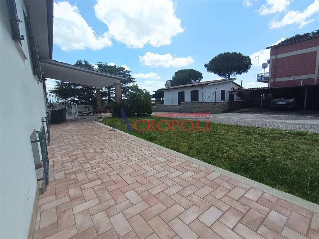 Appartamento a Anguillara sabazia in via della Torretta - Foto 3