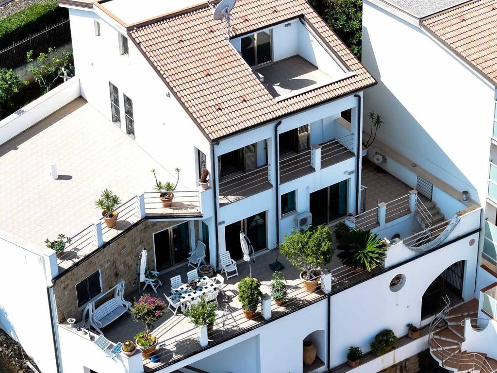 Villa a Caronia in Via B. Brin - Foto 2