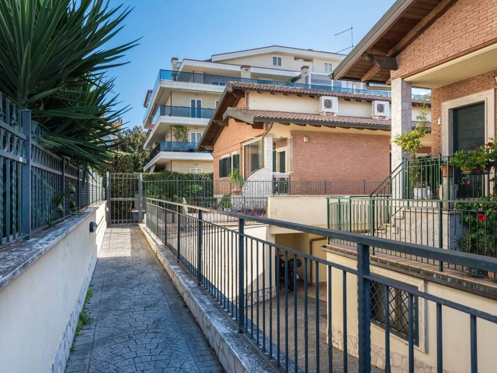 Villa a Ciampino in Via Giovanni Pascoli - Foto 2