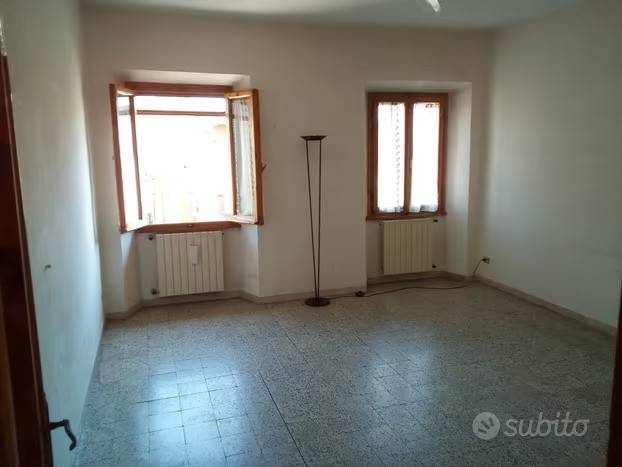 Appartamento a Vicchio in Viale Beato Angelico, 50039 Vicchio Fi, Italia - Foto 2