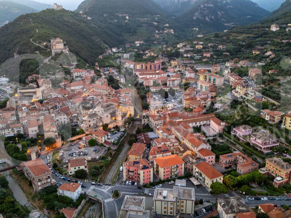 Appartamento a Finale ligure in Via Calvisio, 103 - Foto 4