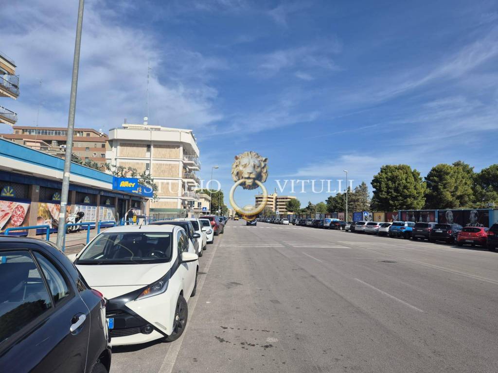 Box / garage a Bari in Viale Paolo Borsellino e Giovanni Falcone, 59 - Foto 3