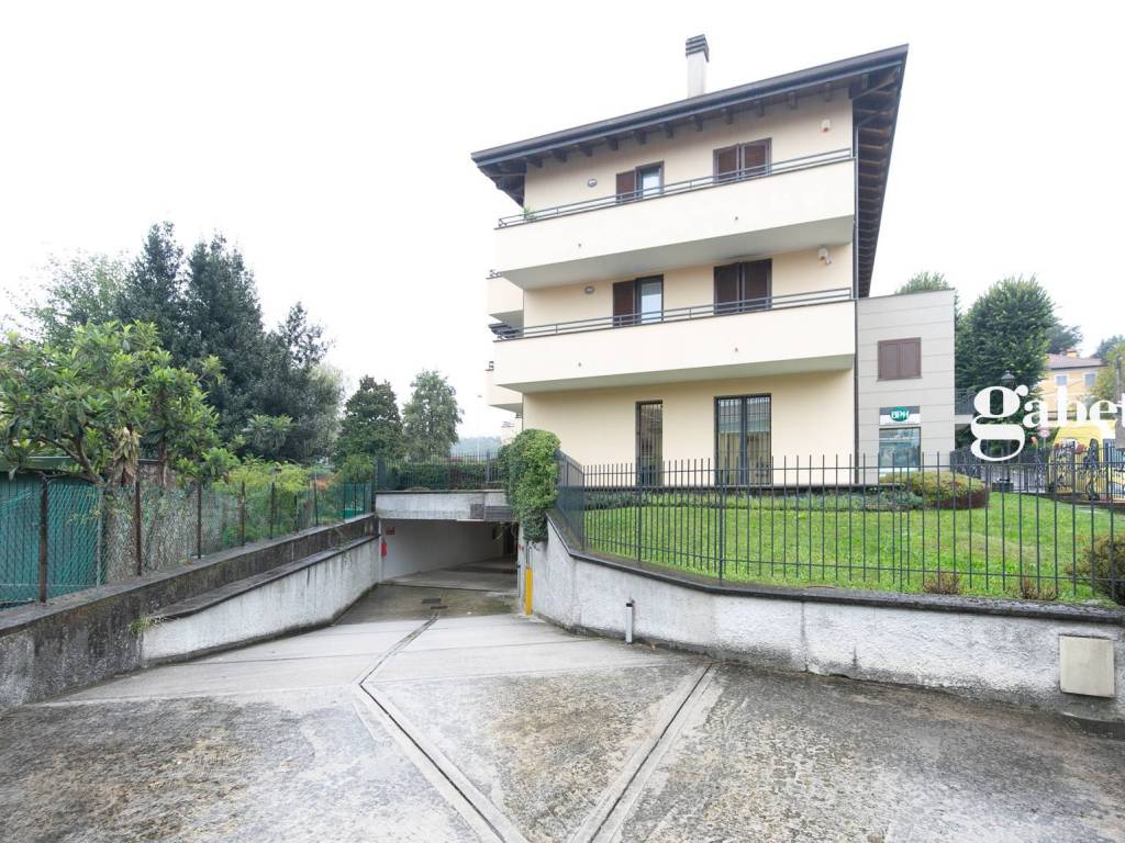 Appartamento a Imbersago in via Castelbarco, 43 - Foto 2