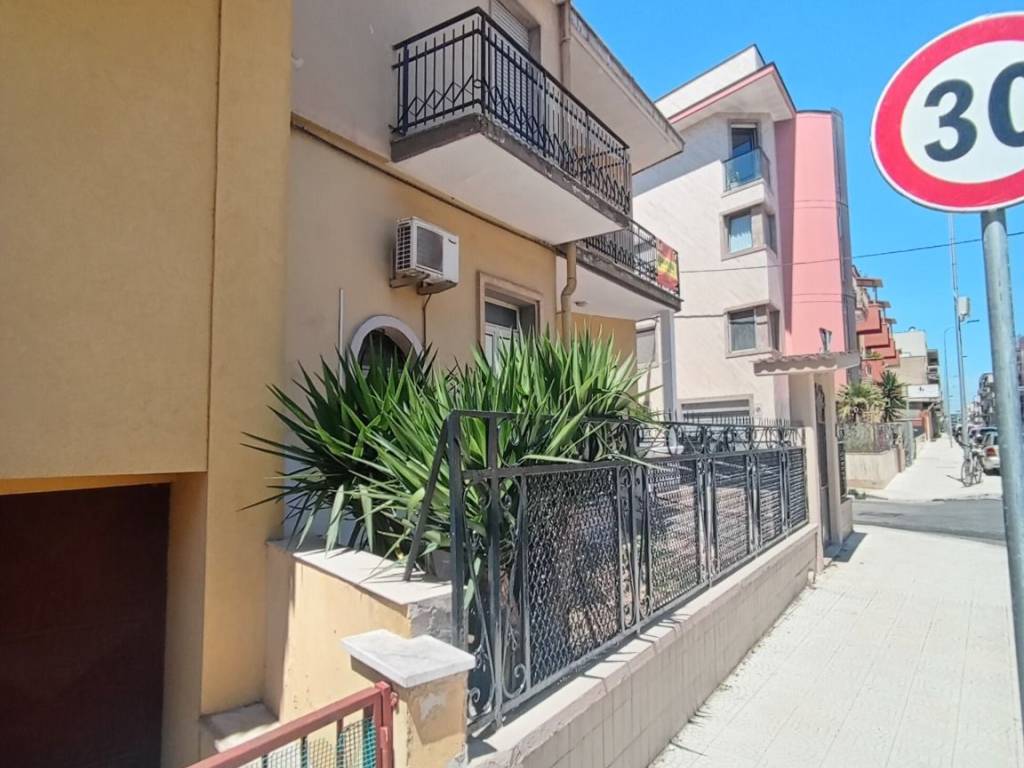 Appartamento a Acquaviva delle fonti in Via Maselli Campagna - Foto 2