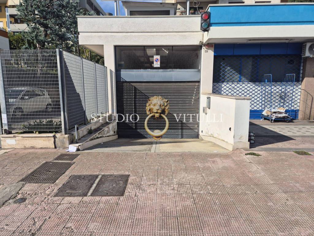 Box / garage a Bari in Viale Paolo Borsellino e Giovanni Falcone, 59 - Foto 2