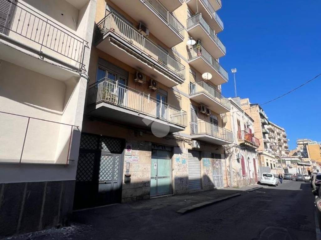 Box / garage a Catania in Via Messina, 395 - Foto 2