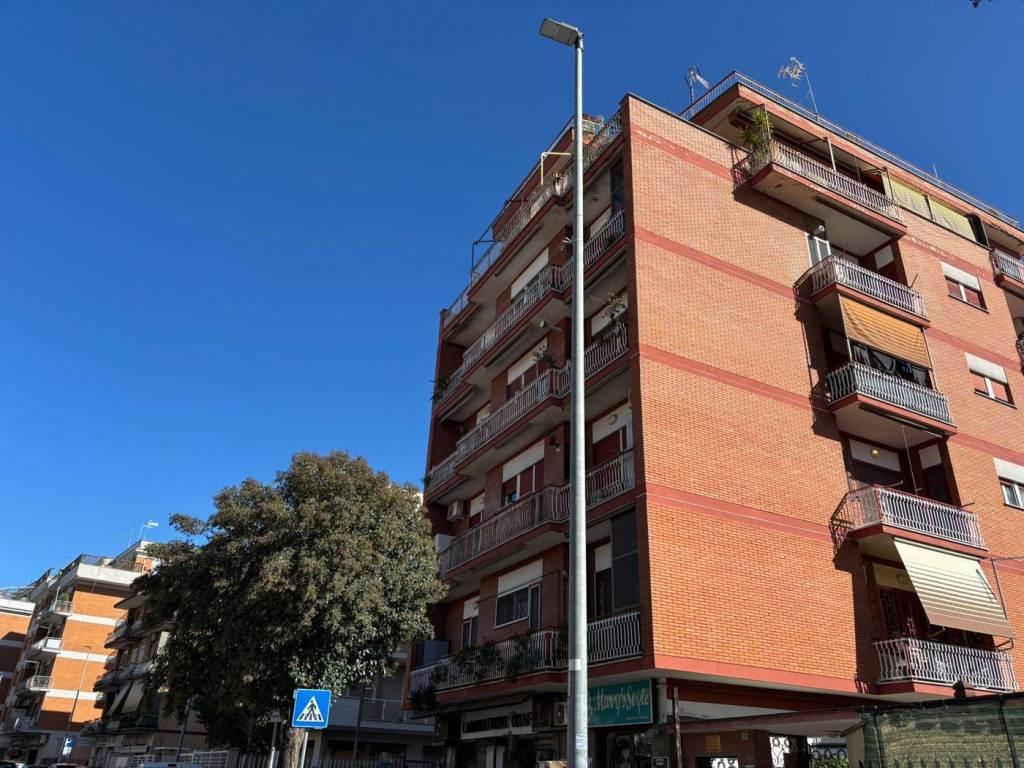 Appartamento a Ciampino in Via Col di Lana - Foto 2