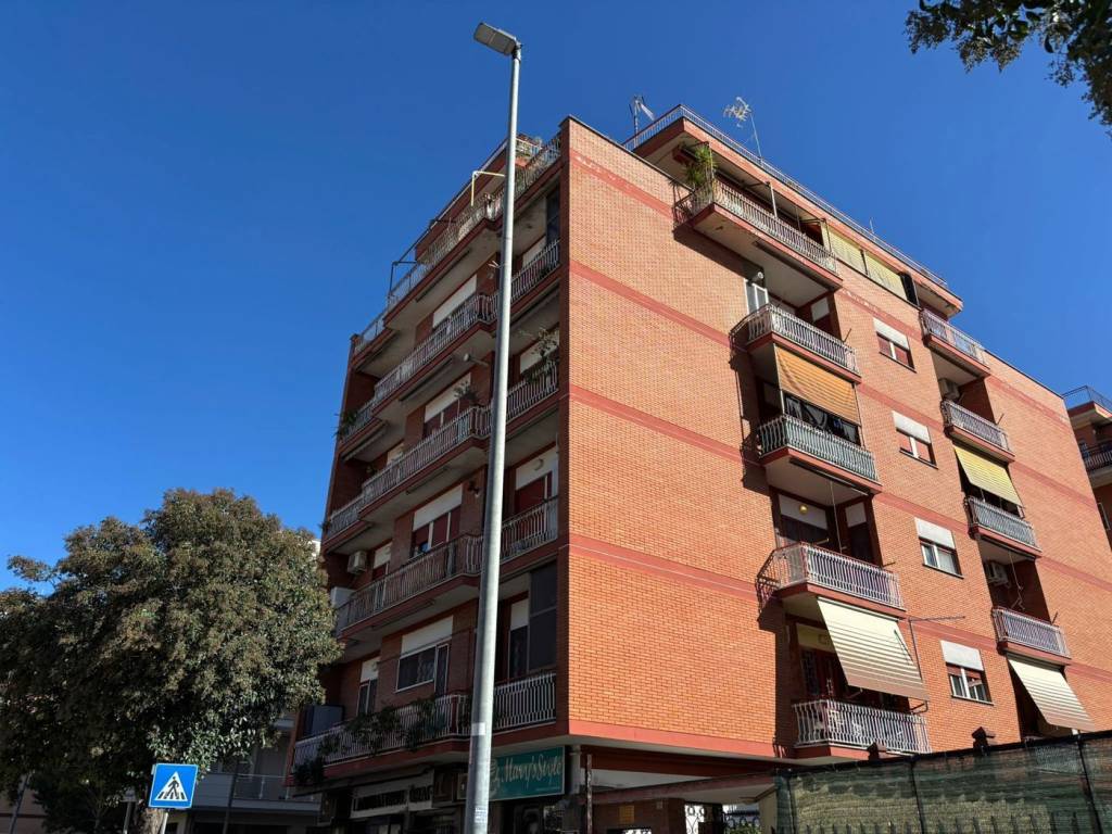 Appartamento a Ciampino in Via Col di Lana - Foto 4
