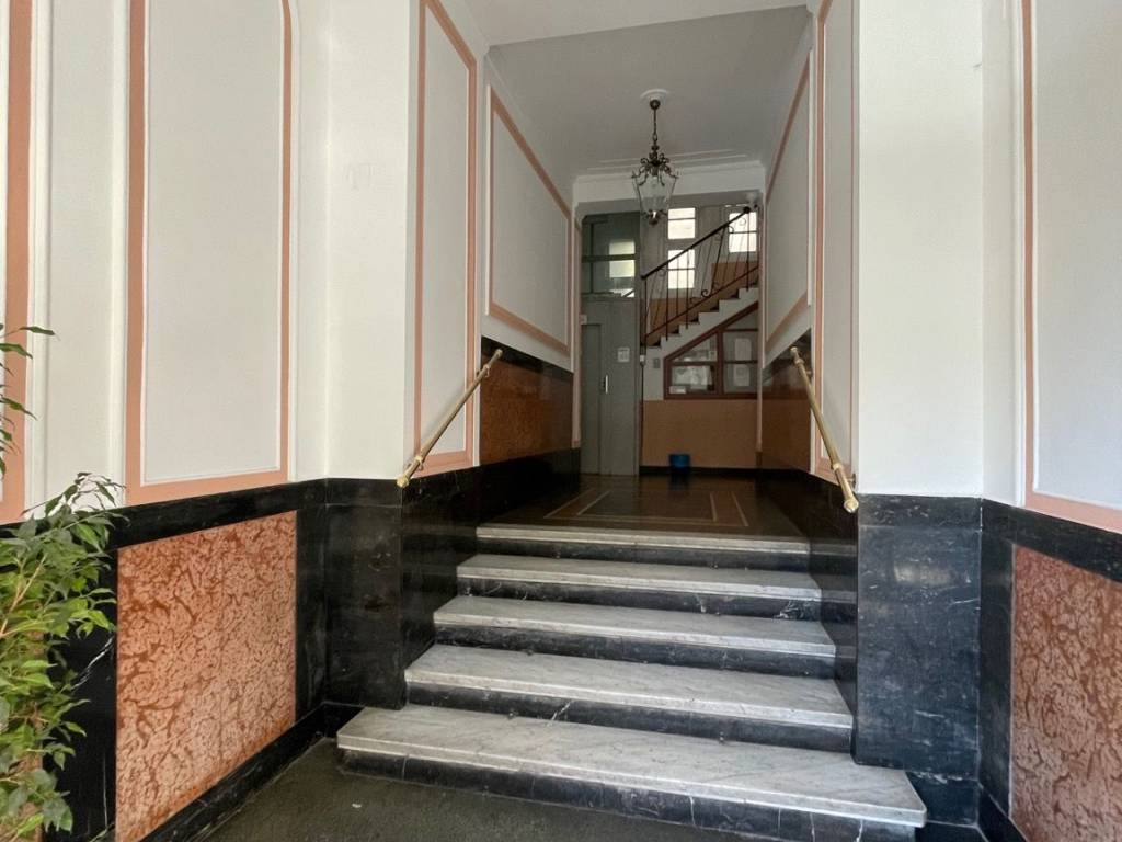 Appartamento a Genova in Via San Bartolomeo del Fossato, 8 - Foto 2