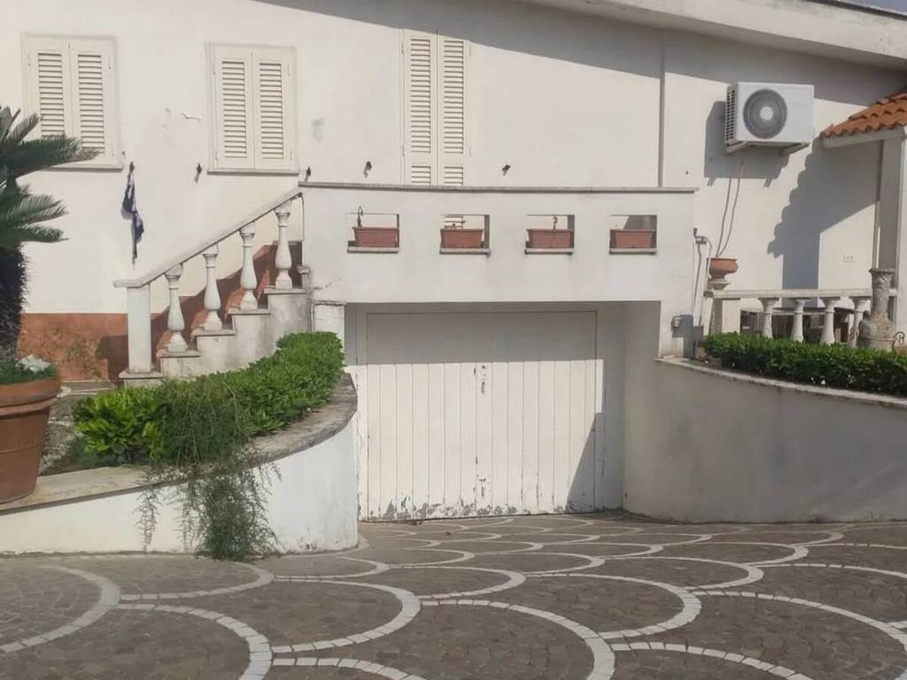 Villa a Nettuno in Via Passo Della Futa, 33 - Foto 3