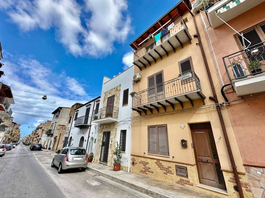 Casa indipendente a Cinisi in Via Imbriani - Foto 3