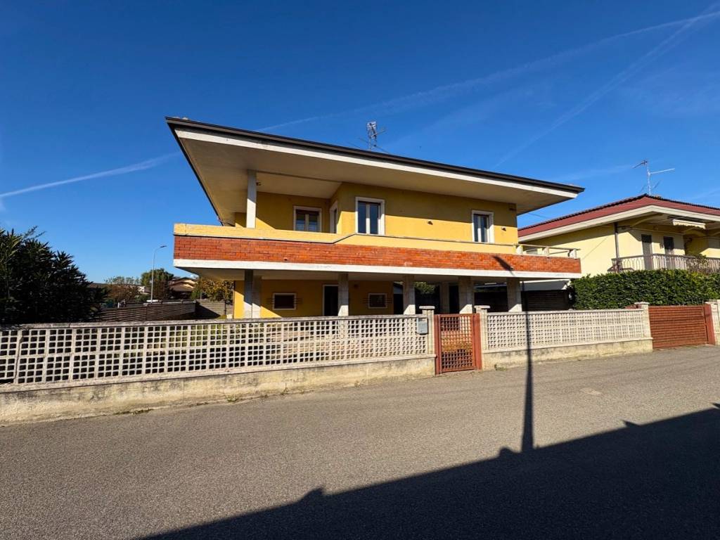 Villa a Gropello cairoli in Via Roma, 35 - Foto 2