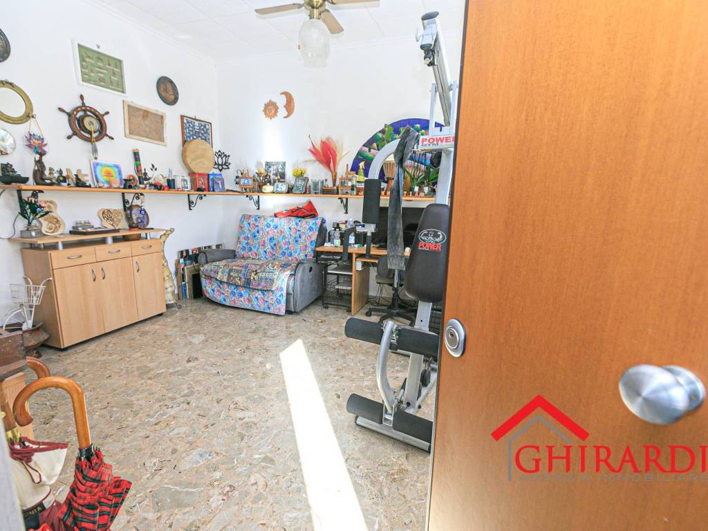 Palazzo / stabile a Genova in Via Sergio Piombelli, 28 - Foto 2