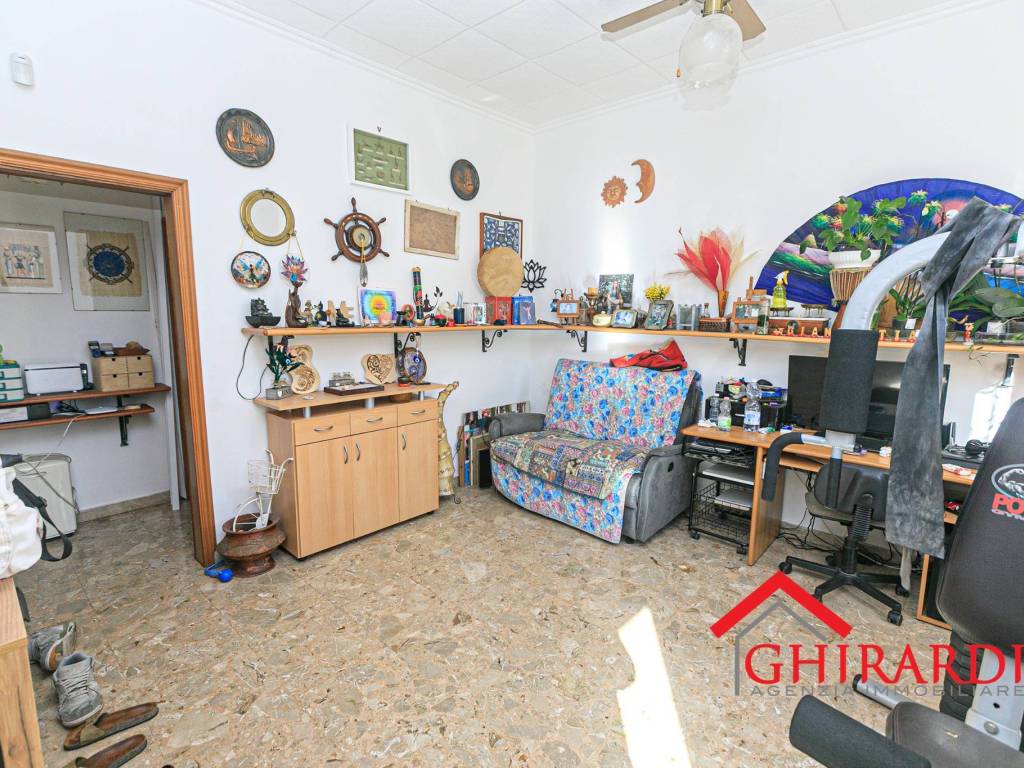 Palazzo / stabile a Genova in Via Sergio Piombelli, 28 - Foto 3