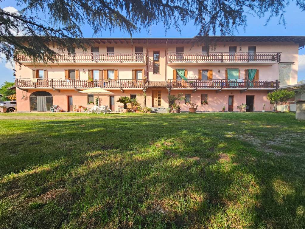 Rustico / casale a Oleggio in Via Sant'Eusebio - Foto 2