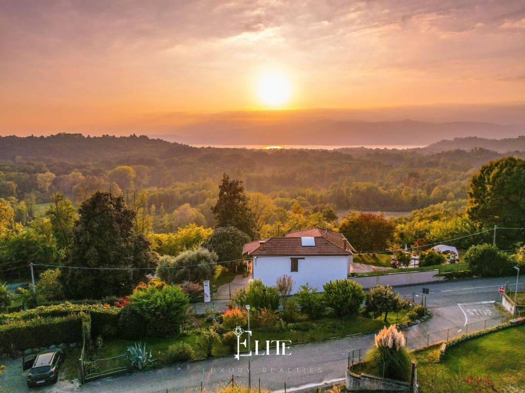 Villa a Besozzo in Via Aronne Moroni, 30 - Foto 3