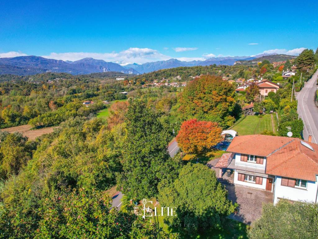 Villa a Besozzo in Via Aronne Moroni, 30 - Foto 5